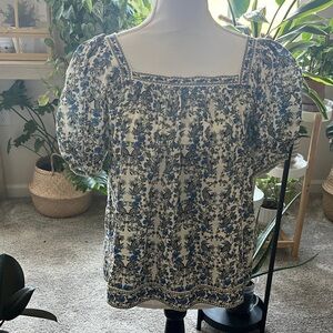 Max Studio Cream and Blue Floral Square Neck Puff Sleeve Top NWT